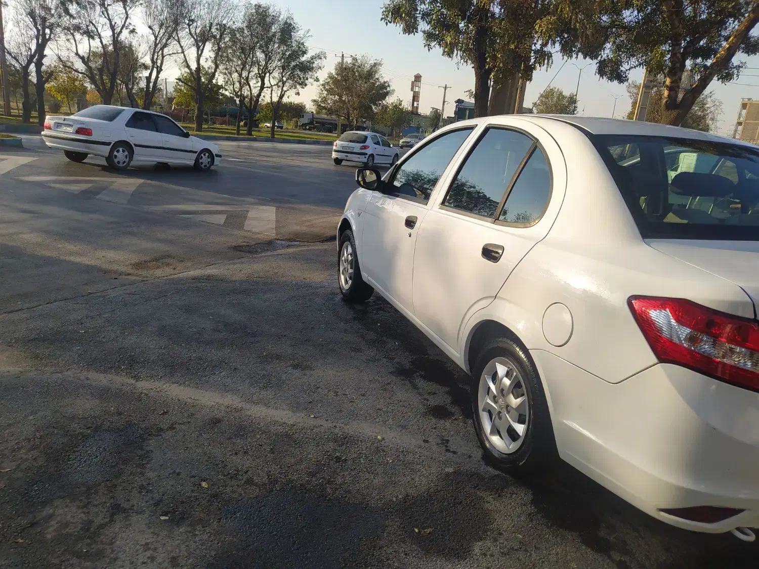 ساینا مدل 98|خودرو سواری و وانت|همدان, |دیوار