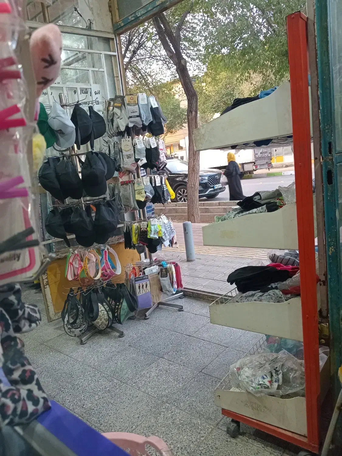 پوشاک|لباس|لنجان, |دیوار