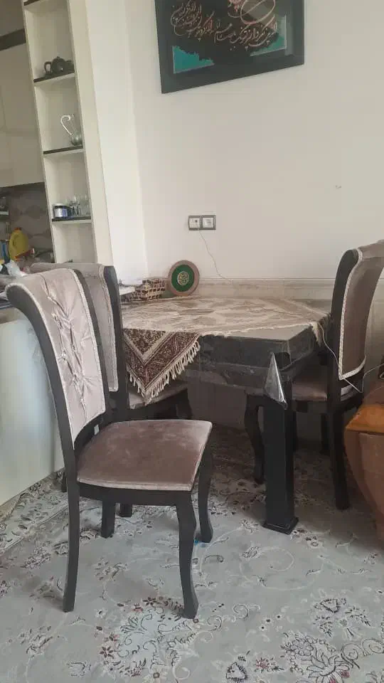 میز ناهارخوری ۴نفره|میز و صندلی غذاخوری|شیراز, کوشک میدان|دیوار