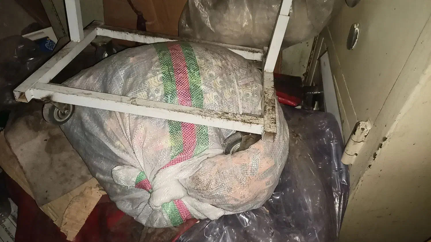 استند پانچی|کتابخانه، شلف، قفسههای دیواری|تهران, بازار|دیوار