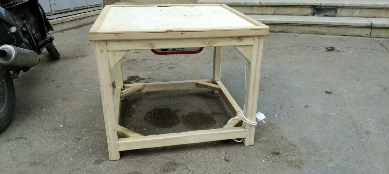 فروش و ساخت انواع کرسی تخت سنتی و سازه های چوبی|مبلمان خانگی و میز عسلی|اصفهان, شهشهان|دیوار