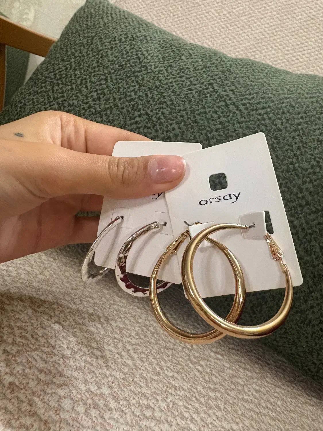 گوشواره رنگ ثابت زیر ۱۰۰ تومن|بدلیجات|زنجان, |دیوار