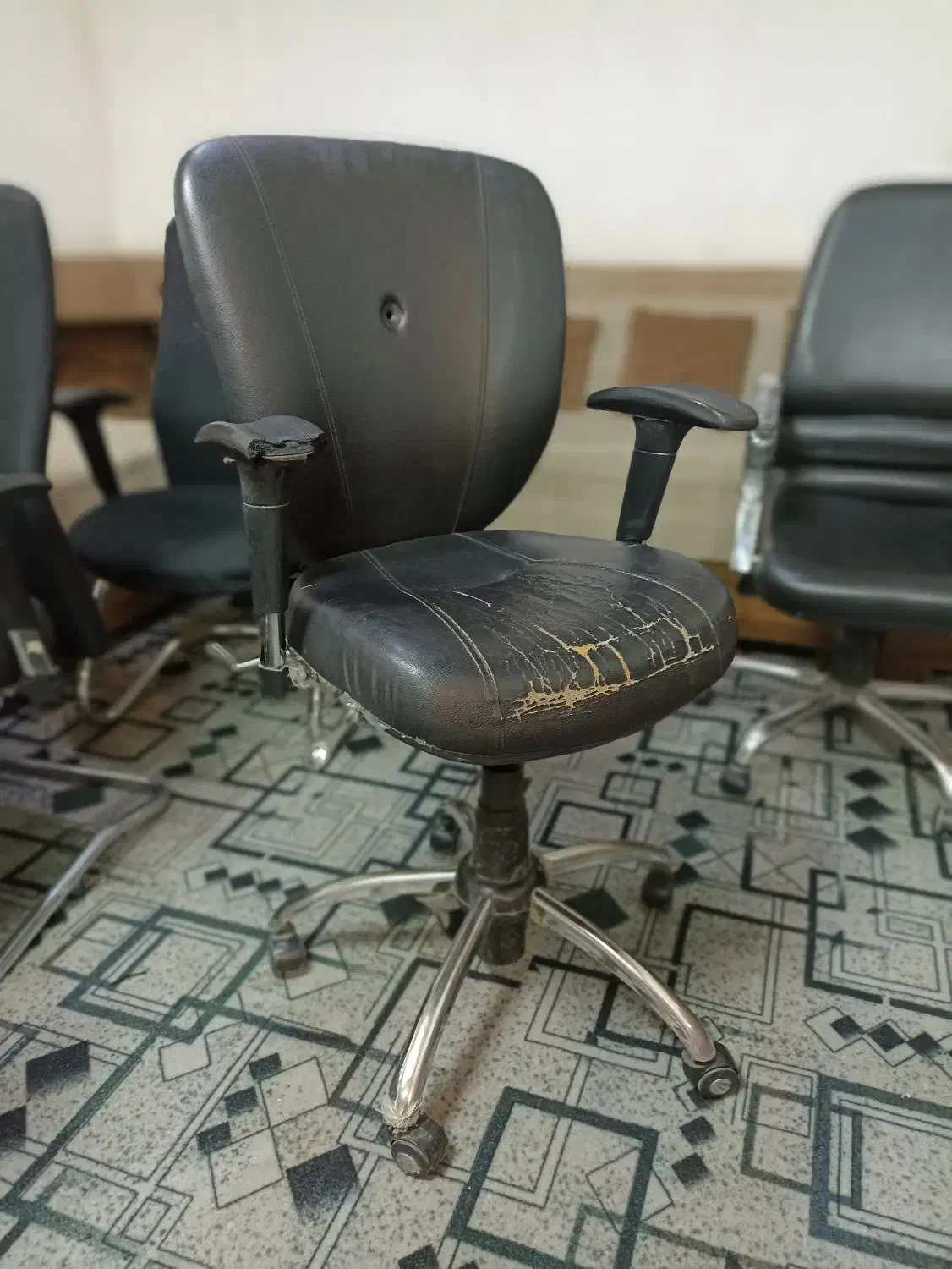 صندلی|دفتر کار|شیراز, شهرک مهدی‌آباد|دیوار