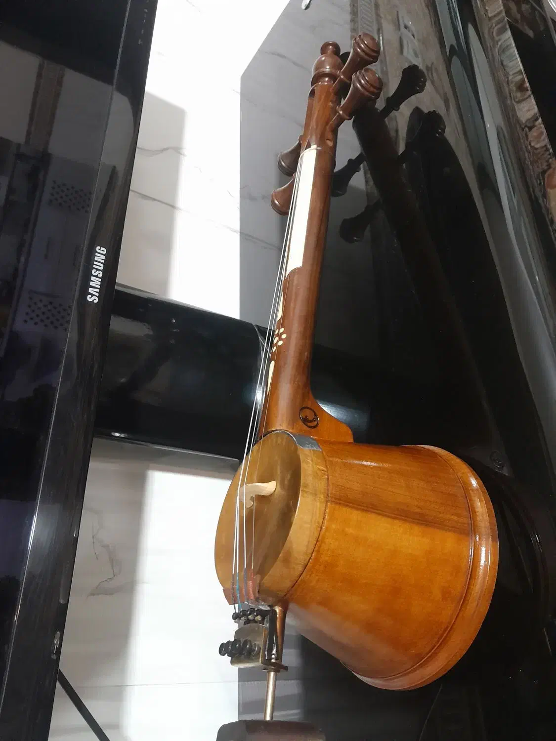 کمانچه کاملا حرفه ای کددار و تاریخ ساخت|سازهای سنتی|بروجرد, |دیوار