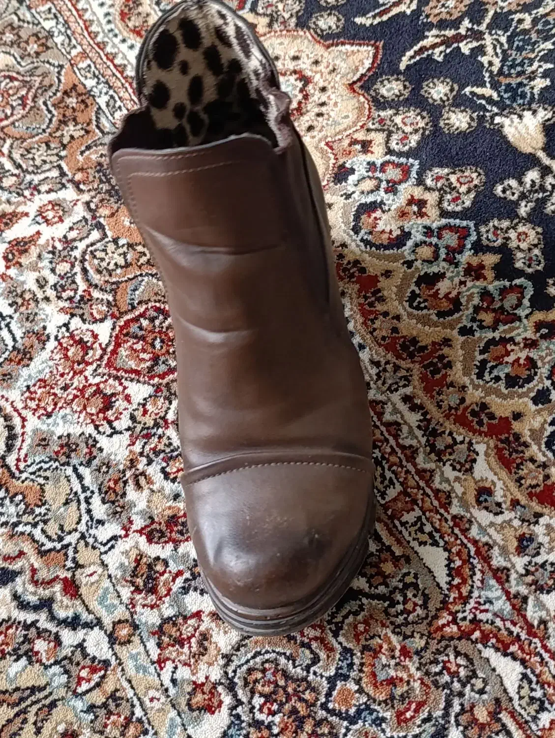 نیم پوت و کفش مجلسی|کیف، کفش، کمربند|میانه, |دیوار