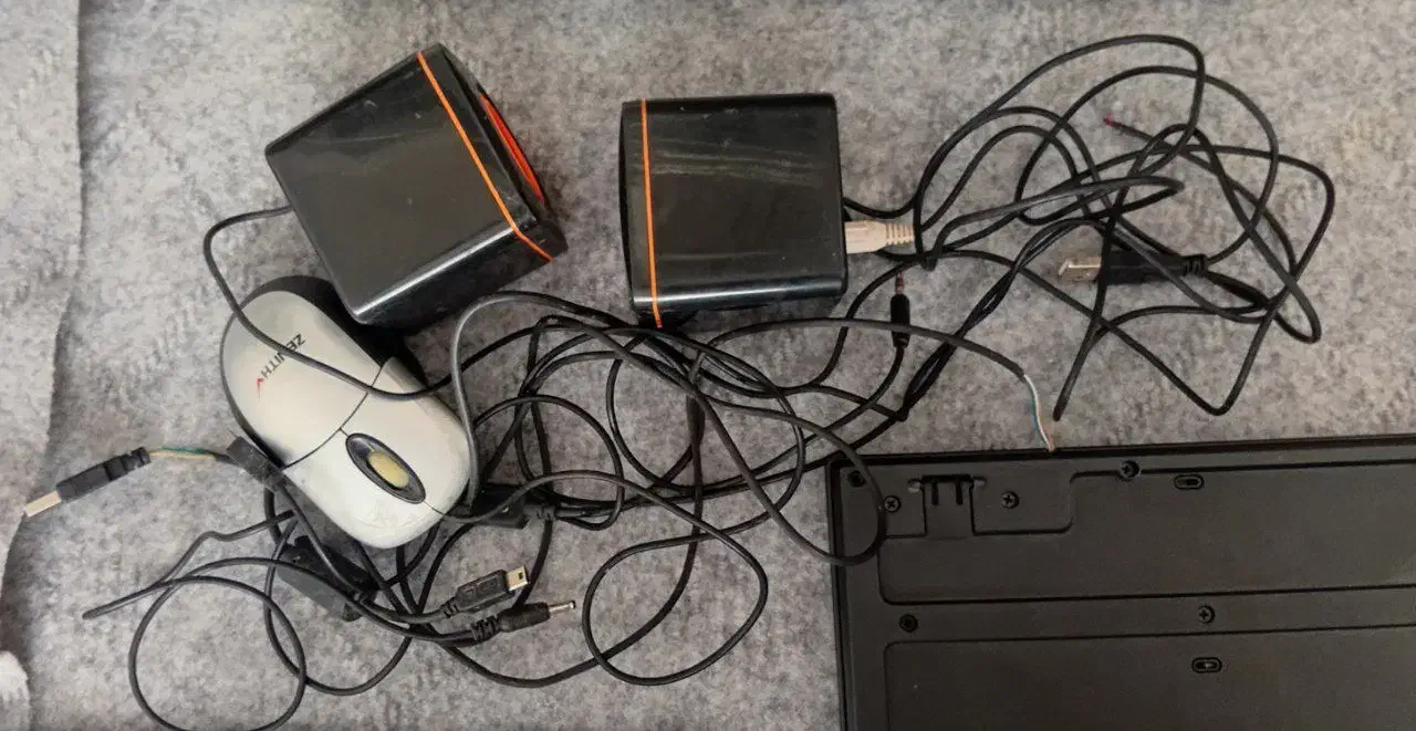 وسائل کامپیوتر|قطعات و لوازم جانبی رایانه|قم, ولیعصر|دیوار