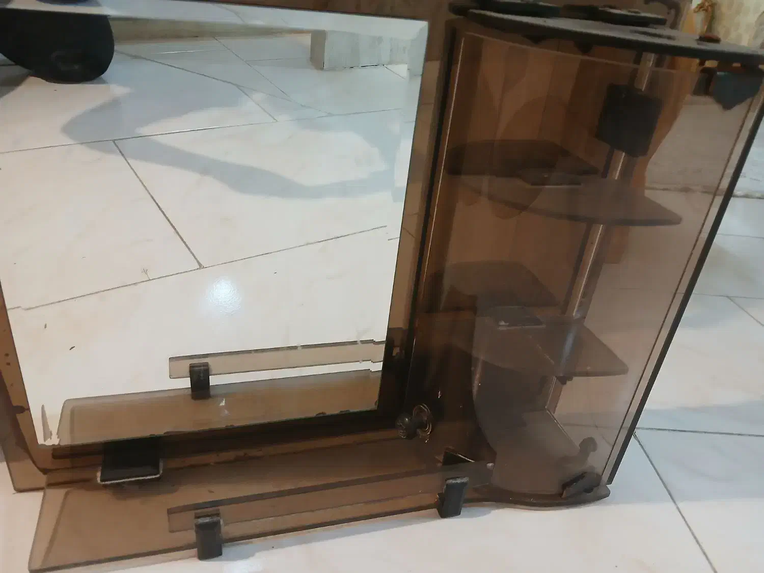 اینه|لوازم سرویس بهداشتی|شیراز, فرهنگ شهر|دیوار