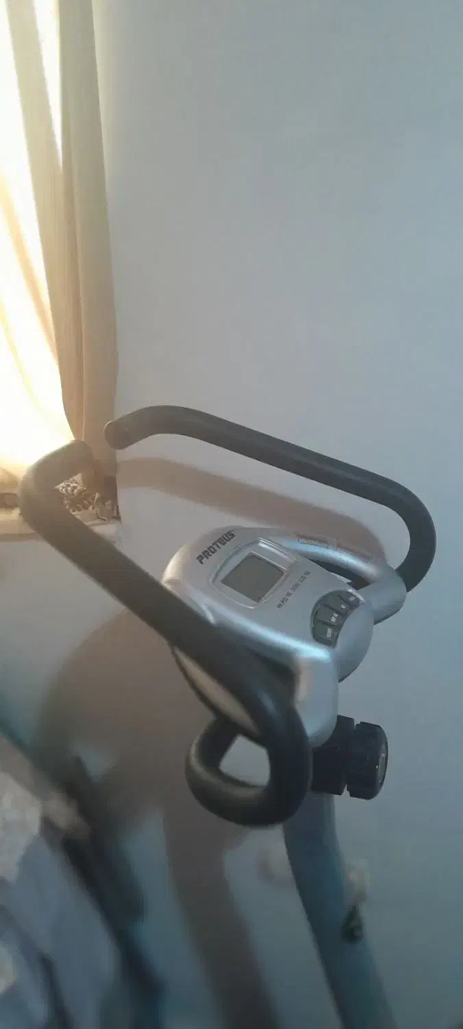 دوچرخه ثابت|تجهیزات ورزشی|صدرا-فارس, فاز ۱|دیوار