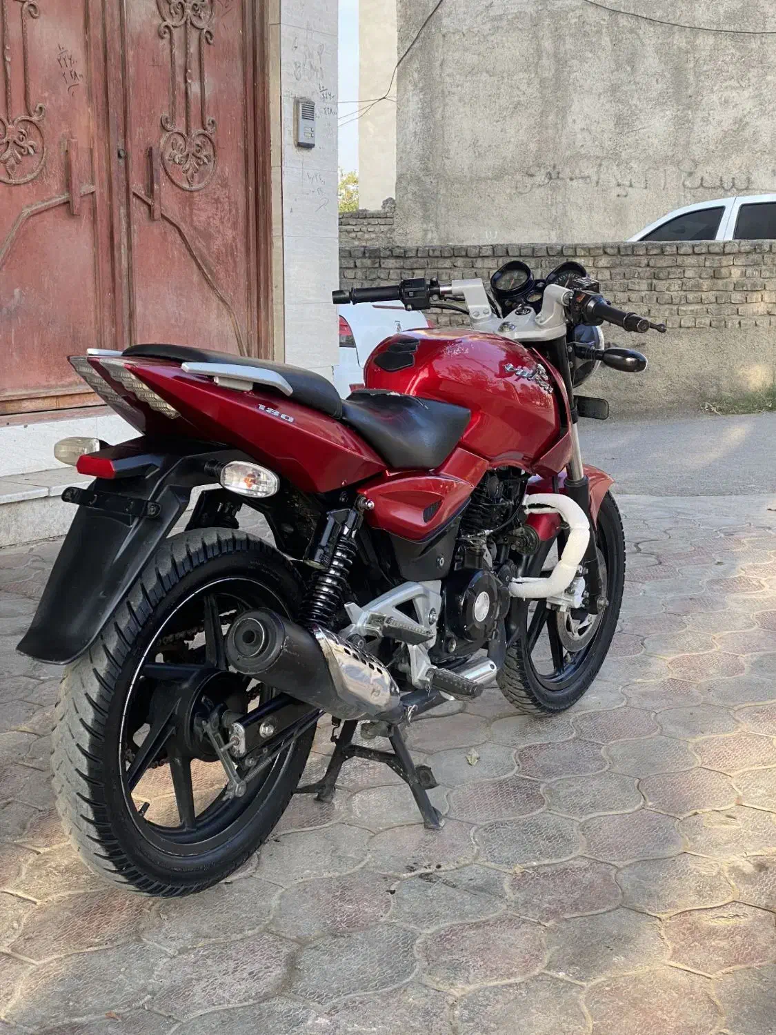 پالس ۱۸۰ مدل ۹۳|موتورسیکلت|جلین, |دیوار