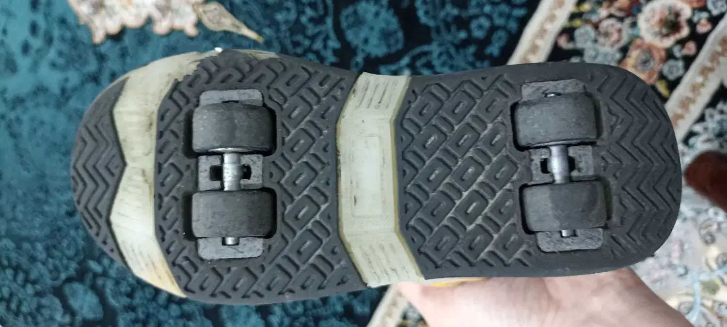 کفش اسکیتی در حد نو|دوچرخه، اسکیت، اسکوتر|قدس, شهر‌قدس|دیوار