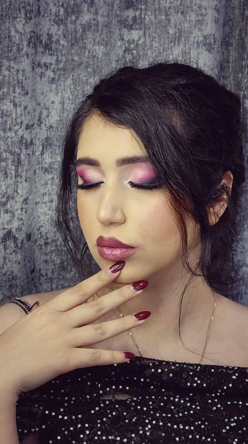 میکاپ|خدمات آرایشگری و زیبایی|بندرعباس, |دیوار