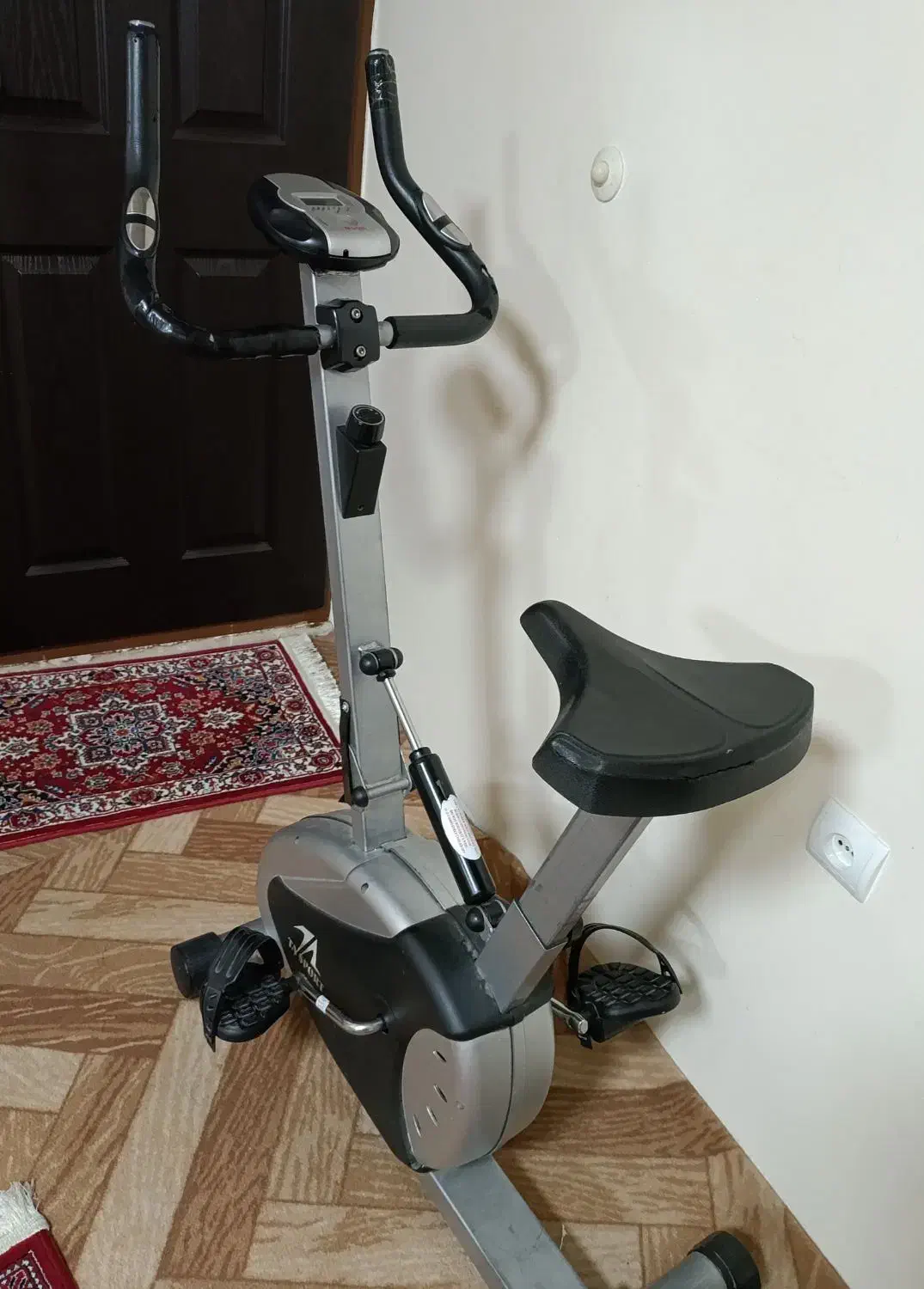 یک دستگاه دوچرخه ثابت|تجهیزات ورزشی|مراغه, |دیوار