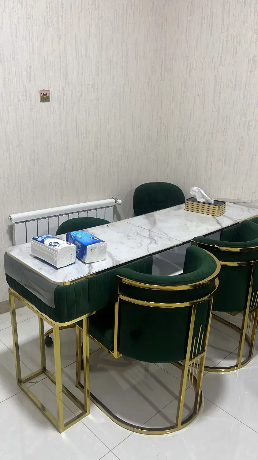 میزناخن دونفره|آرایشگاه و سالن‌های زیبایی|رودسر, |دیوار