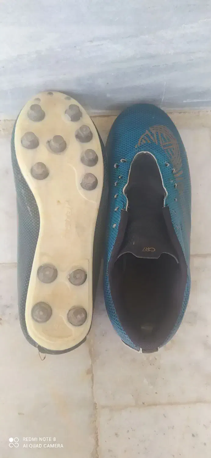 کفش چمن|کیف، کفش، کمربند|راور, |دیوار