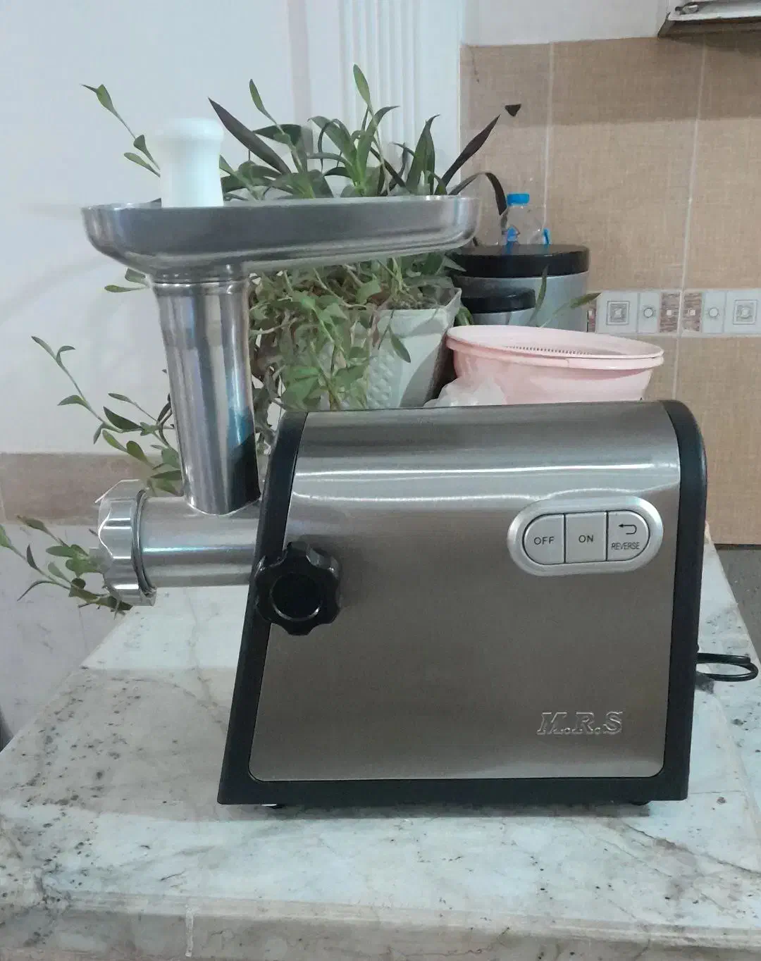 چرخ گوشت درحد نو|خردکن، آسیاب، غذاساز|چناران, |دیوار