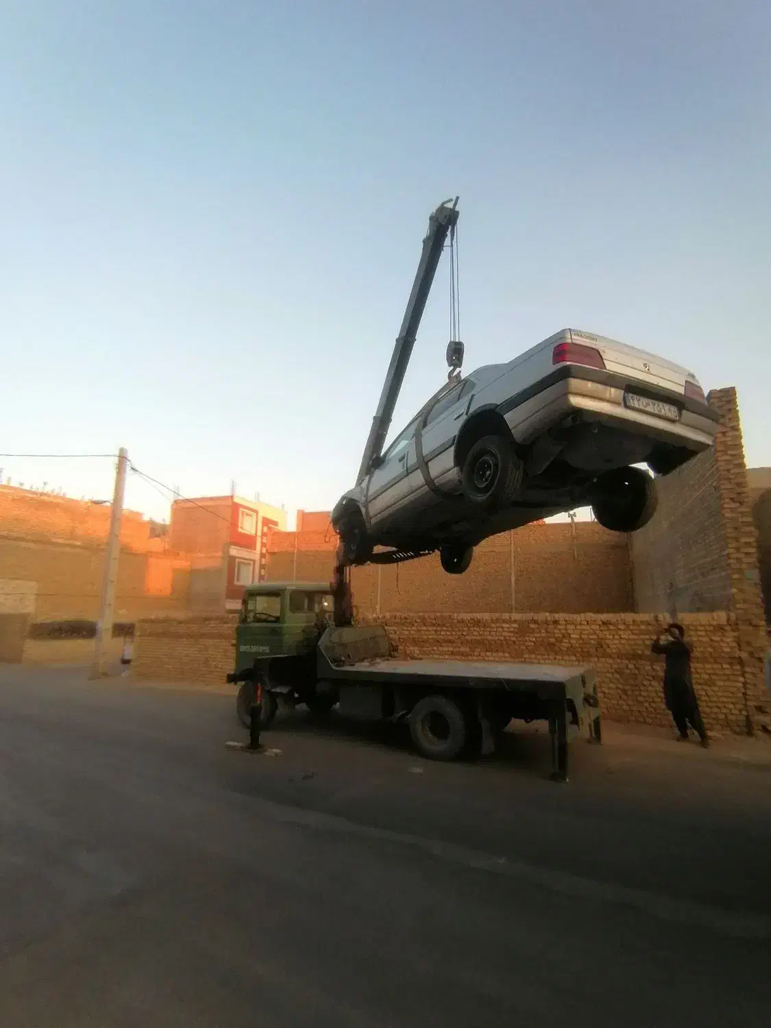 جرثقیل خاور دکل بلند و 7 تن|خدمات حمل و نقل|یزد, |دیوار