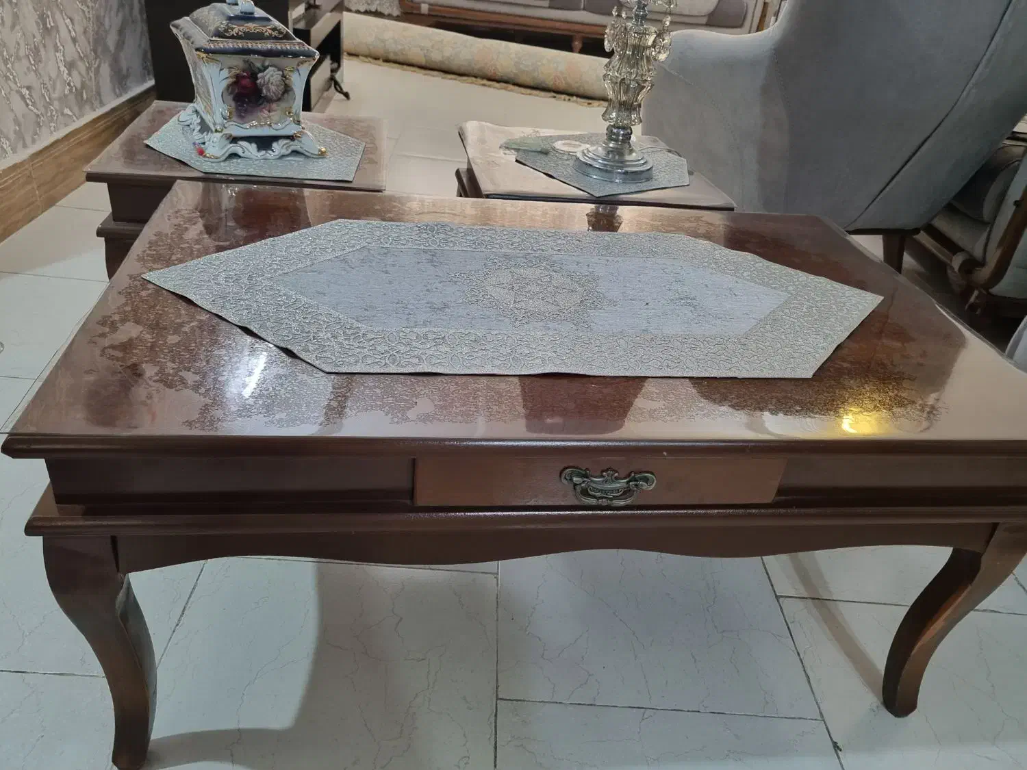 جلو‌مبلی و‌عسلی|مبلمان خانگی و میز عسلی|تهران, مینای شمالی (مخبر)|دیوار