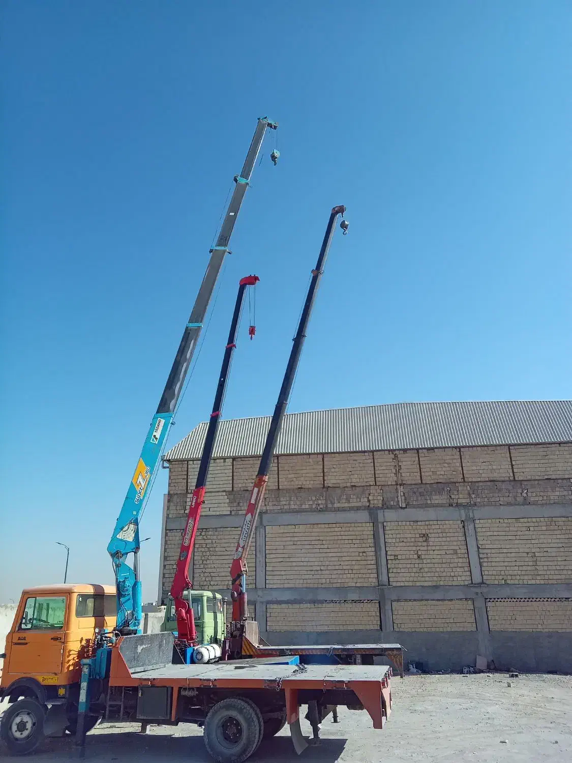 خدمات جرثقیل ولیفتراک|خدمات حمل و نقل|فولادشهر, سایت صنعتی کاوه|دیوار