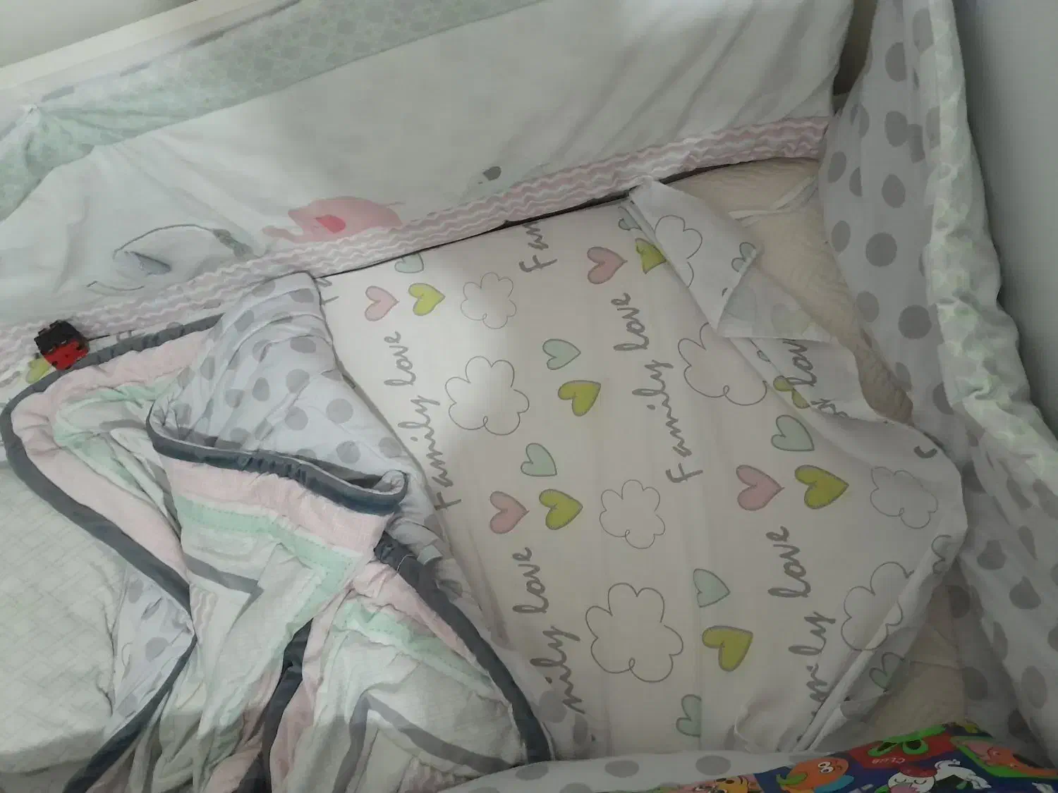 تخت نوزاد|تخت و سرویس خواب|اهواز, حصیرآباد|دیوار