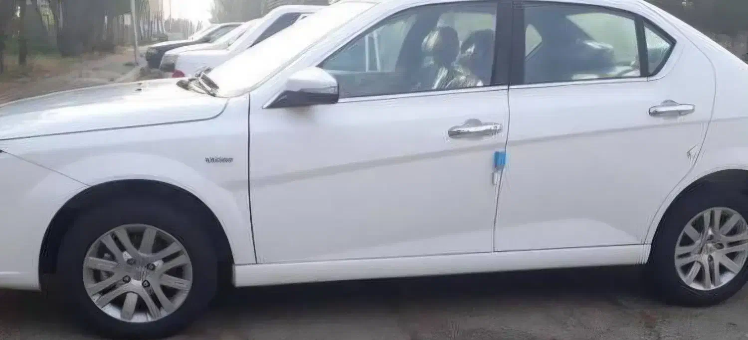 دنا پلاس ۶ سرعته با موتور EF7P|خودرو سواری و وانت|اصفهان, بهارستان|دیوار