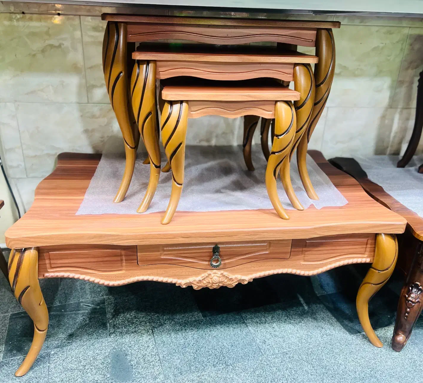 جلومبلی عسلی|مبلمان خانگی و میز عسلی|بهارستان, |دیوار