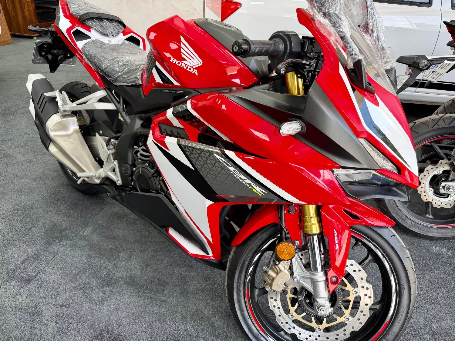 هوندا cbr 250 لیزینگ بانکی|موتورسیکلت|تهران, شهران شمالی|دیوار