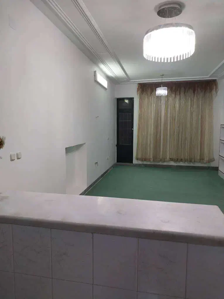 طبقه دوم منزل/دو خواب|اجارهٔ آپارتمان|شیراز, صدا و سیما|دیوار