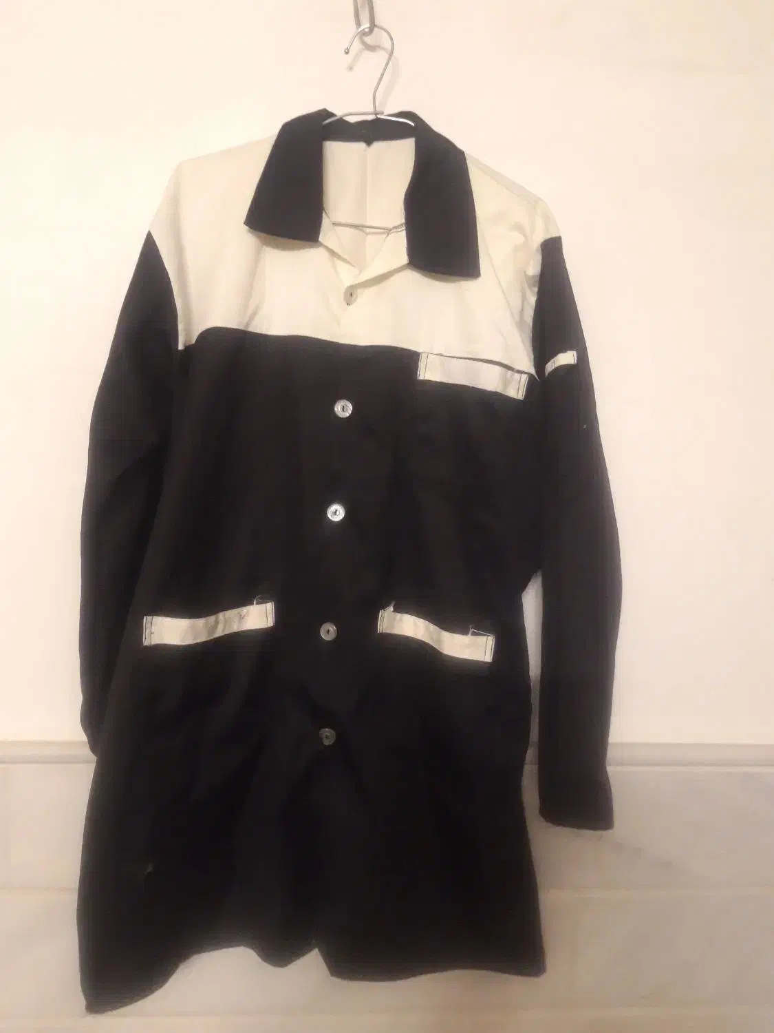 لباس کارگاه برق|لباس|قم, حاج زینل|دیوار