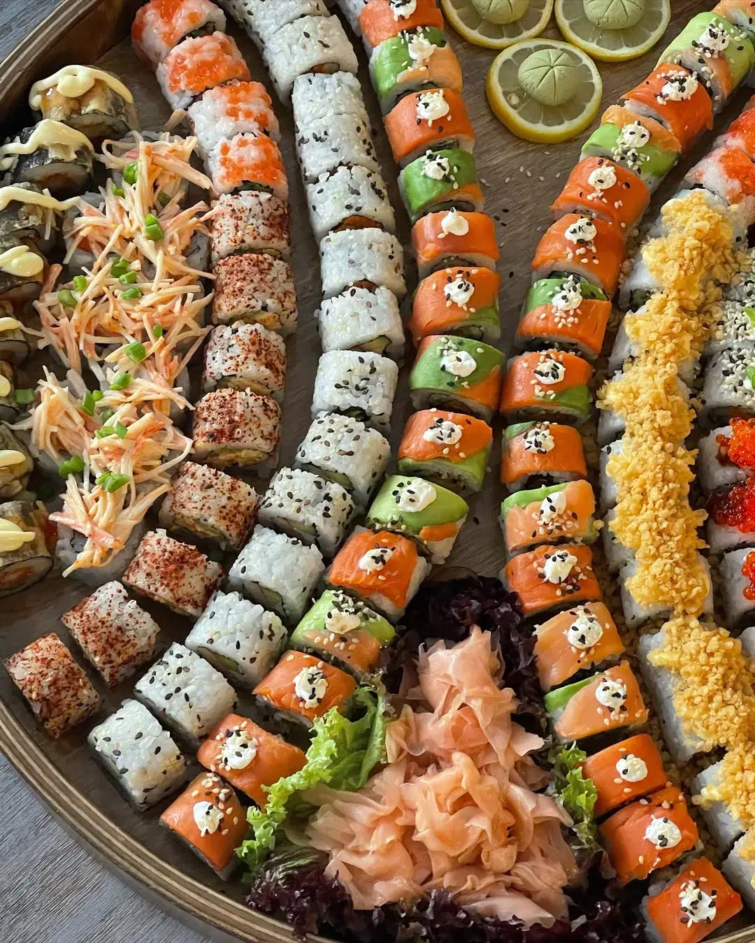 استخدام آشپز یا کمک آشپز در رستوران آسیایی|استخدام خدمات فروشگاه و رستوران|تهران, زعفرانیه|دیوار