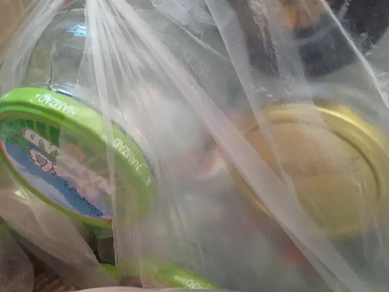 شیشه رب و خیارشور|ظروف نگهدارنده، پلاستیکی، یک‌بارمصرف|نجف‌آباد, دلگشا|دیوار