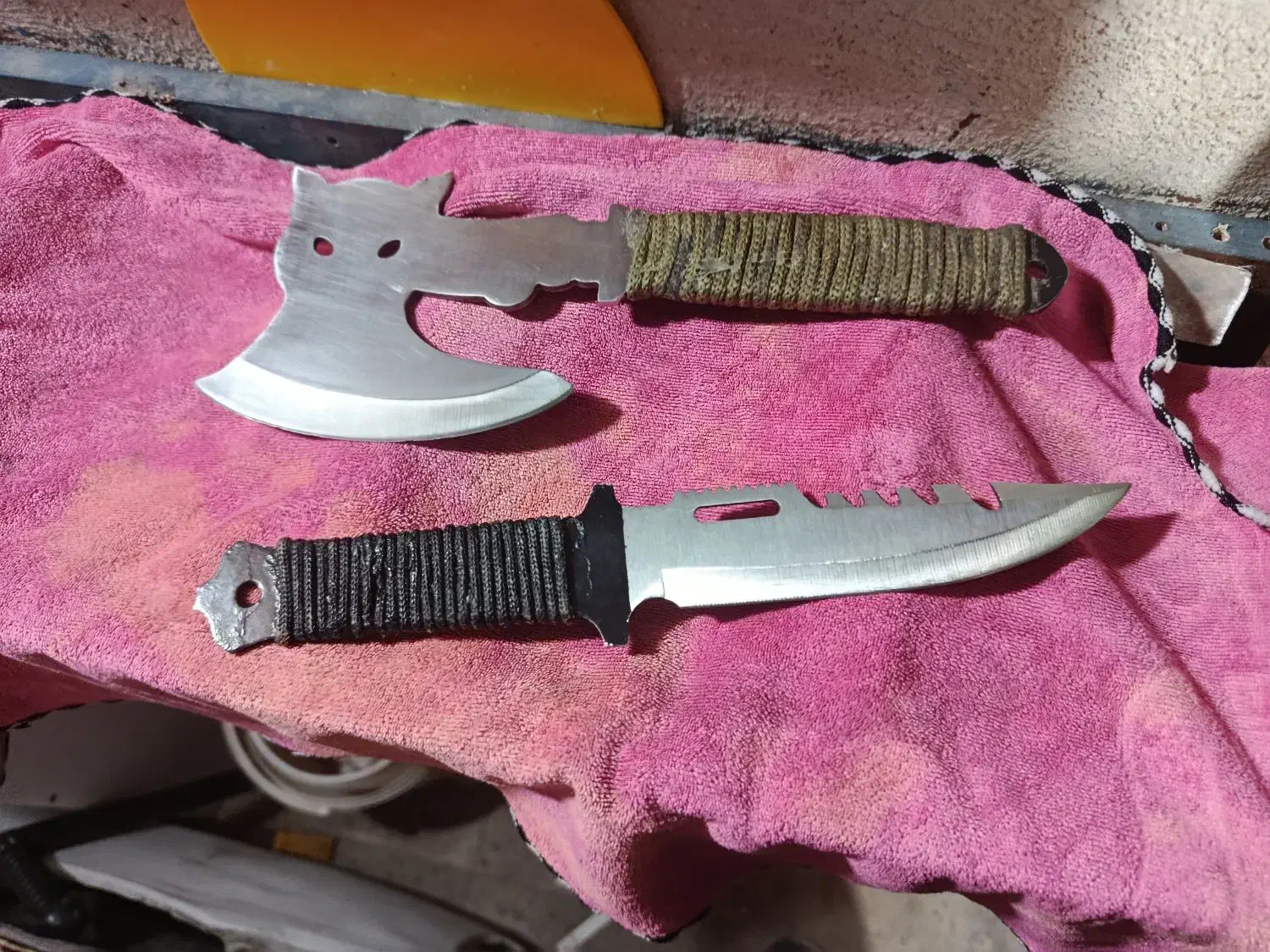 چاقو و تبر تیغه اصل|کلکسیون اشیاء عتیقه|محمدیه-قزوین, |دیوار