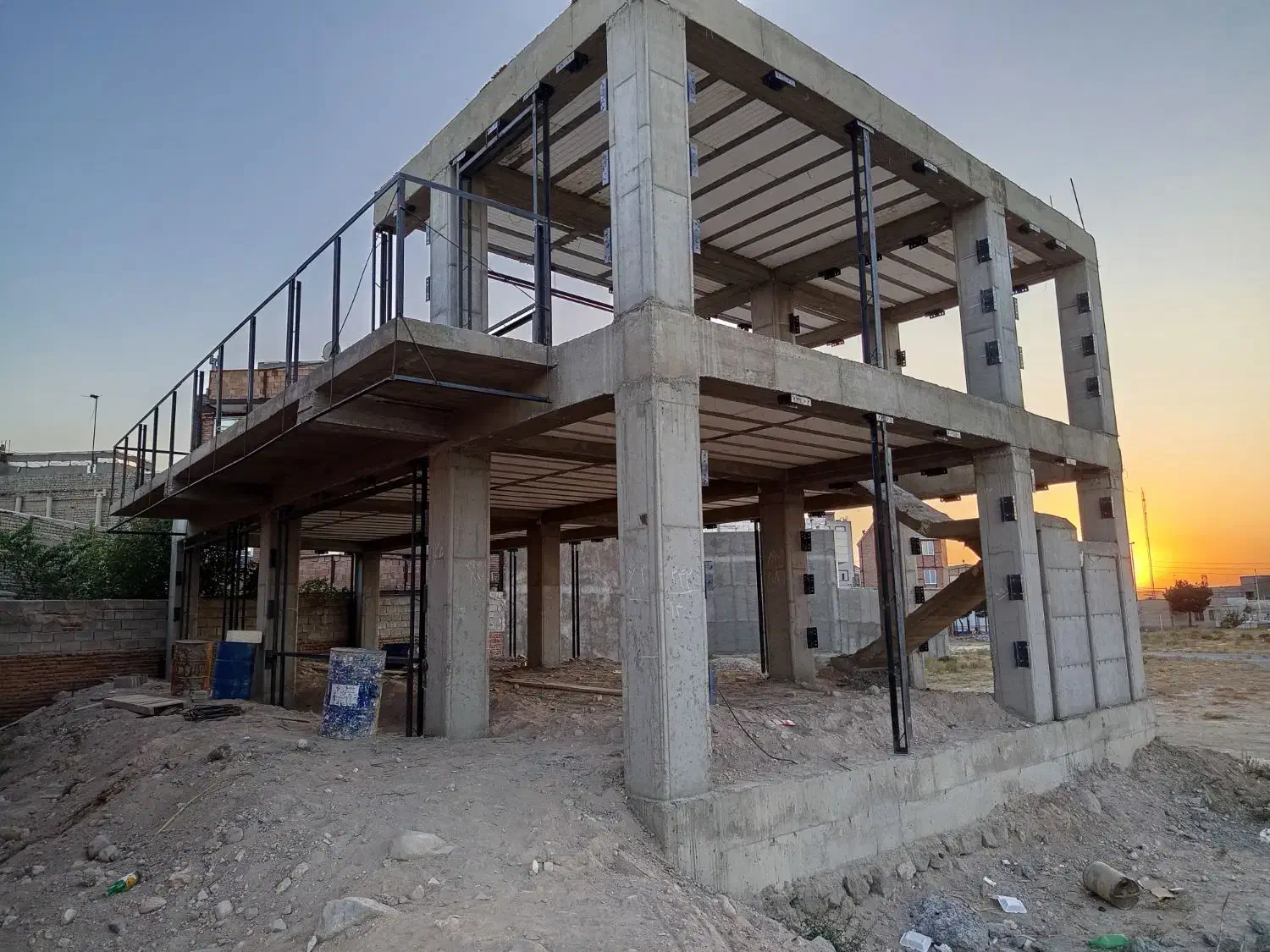 جوشکاری اسکلت و انواع سازه‌های فلزی|خدمات پیشه و مهارت|سهند, |دیوار