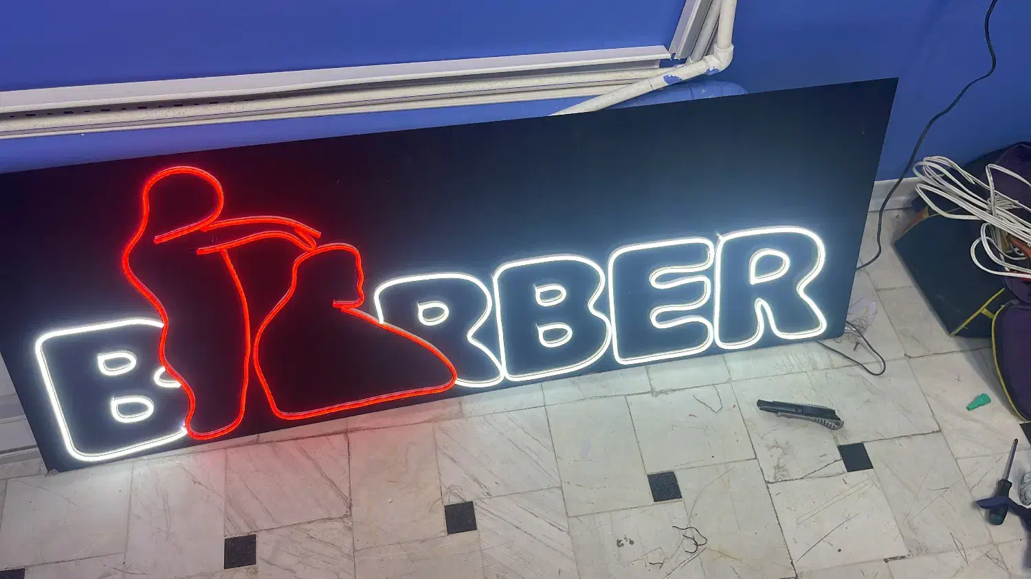تابلو نئون باربر اریشگاه|فروشگاه و مغازه|قم, تعویض پلاک|دیوار