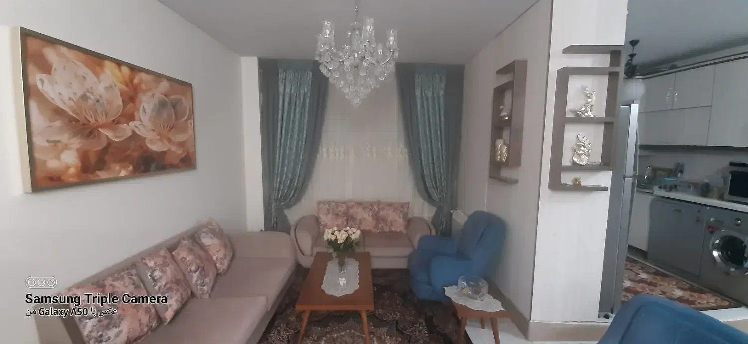 آپارتمان ۵۸ متری تمیز بر خیابان اصلی