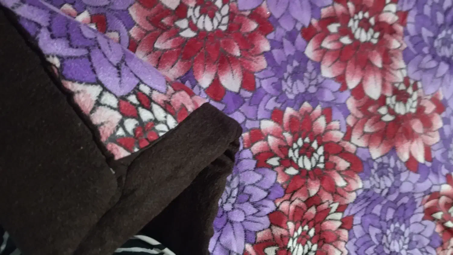 شاه نشین|رختخواب، بالش، پتو|برازجان, |دیوار