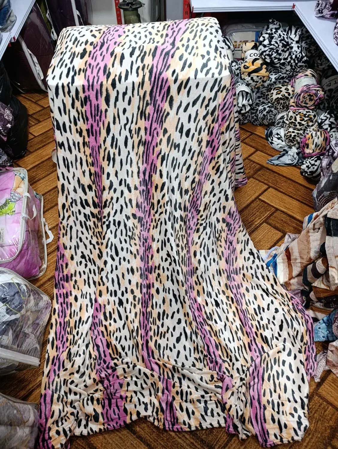 پتومسافرتی 2 نفره|رختخواب، بالش، پتو|شیراز, کوشک میدان|دیوار