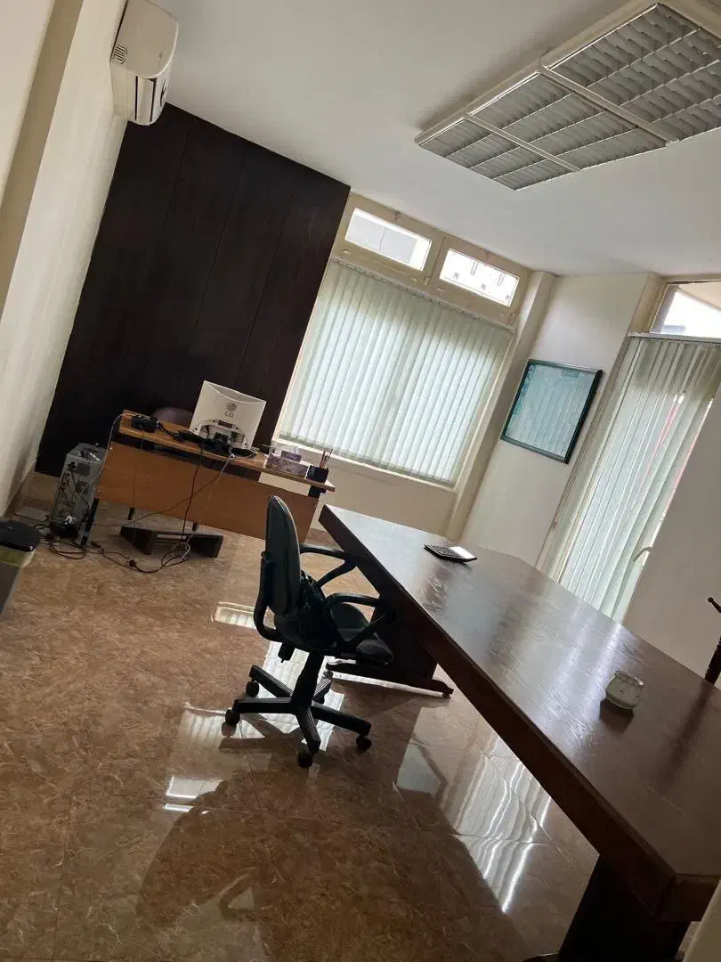 بلوار کشاورز 800 متر سند اداری تکواحد در سه طبقه|فروش دفتر کار، اتاق اداری، مطب|تهران, بلوار کشاورز|دیوار