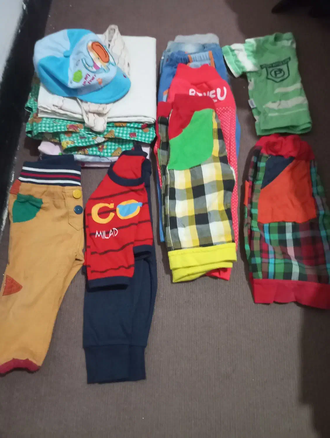 تعداد زیاد لباس نوزادی کفش ،ست ورزشی 4تا 5 سال|کفش و لباس بچه|مرودشت, فرهنگ|دیوار