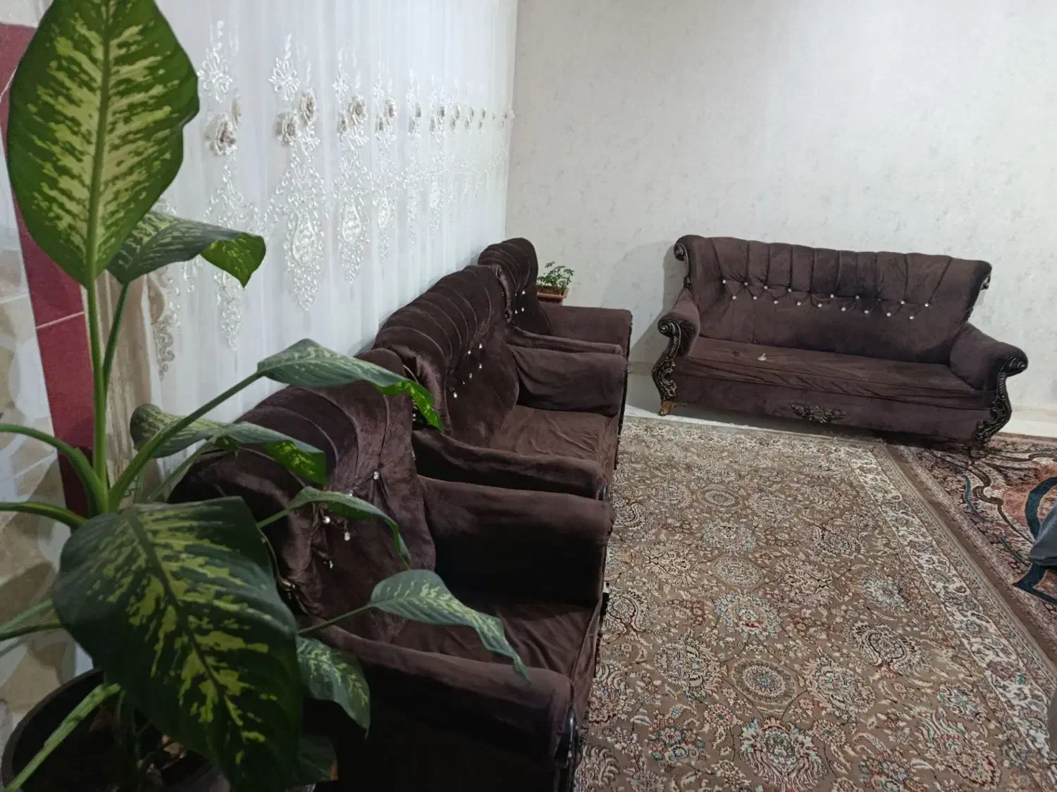 مبل و سه عدد جلو مبلی و میز تلوزیون|مبلمان خانگی و میز عسلی|مشگین شهر, |دیوار