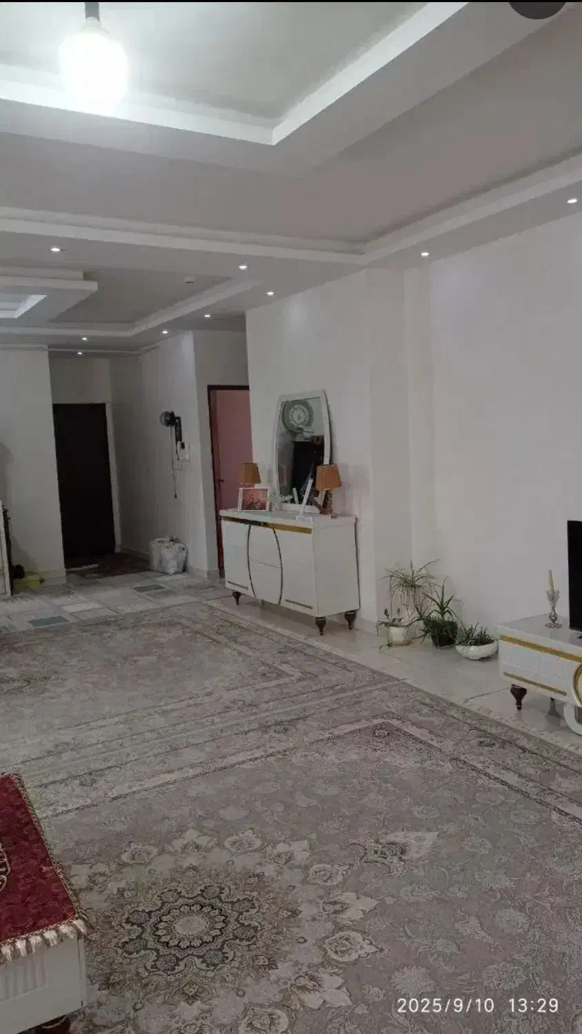 اپارتمان ۱۳۵ م ، سند ، روبه روی پمپ بنزین چمارسرا|فروش آپارتمان|رشت, یخسازی|دیوار