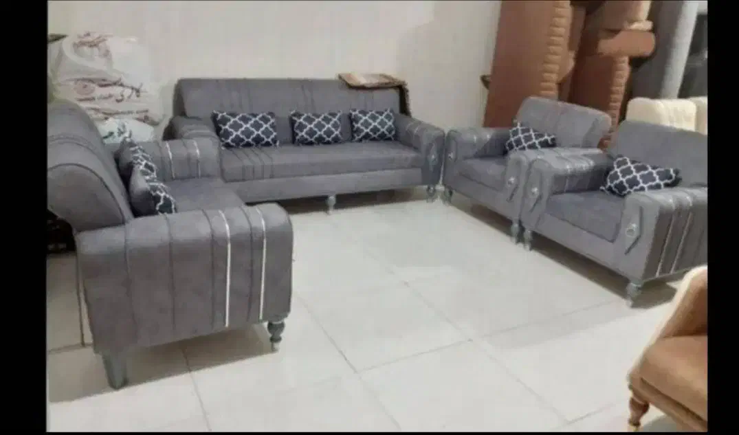 مبل راحتی کم جا و خوش فرم|مبلمان خانگی و میز عسلی|زرندیه, |دیوار