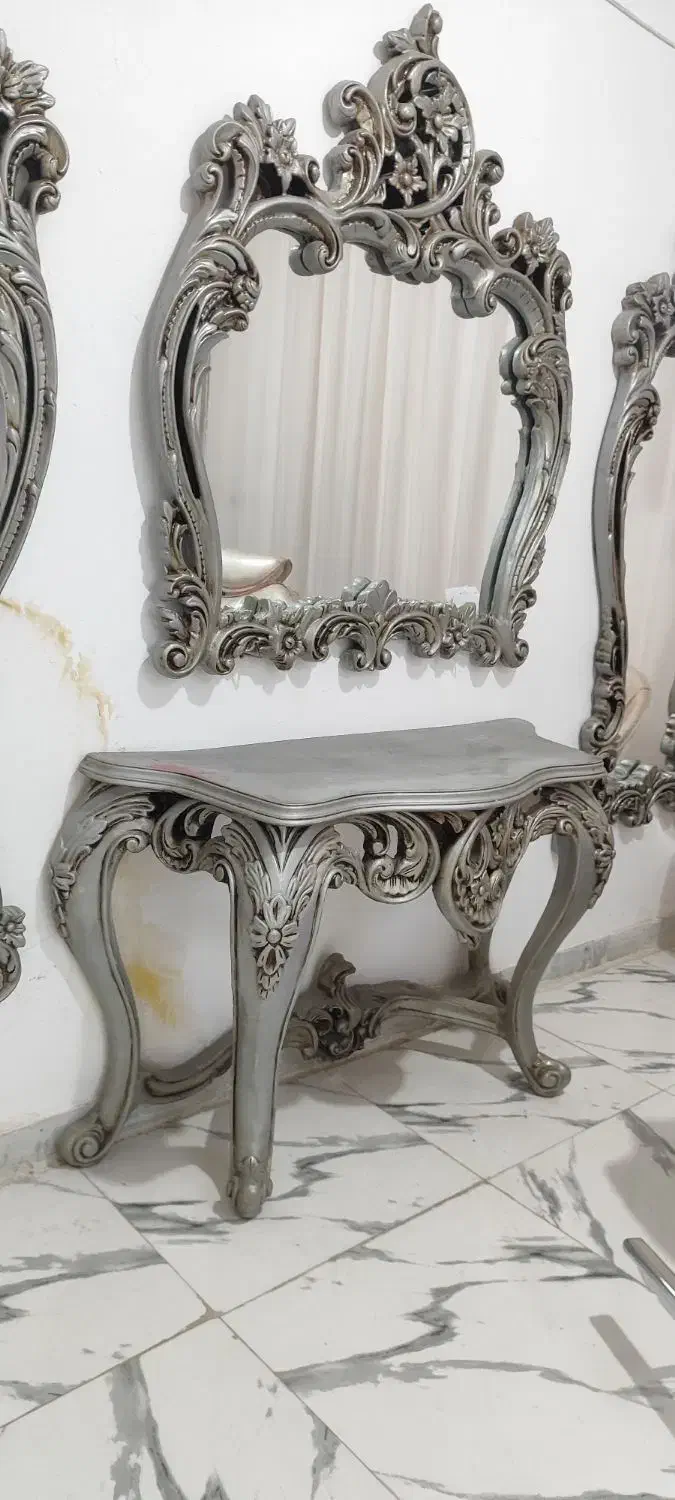 دو عدد آینه ایستاده و یک آینه کنسول|آرایشگاه و سالن‌های زیبایی|دورود, |دیوار