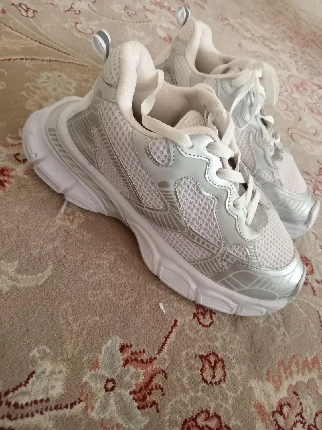 کتونی نو سایز ۳۹.۳۸|کیف، کفش، کمربند|قم, نخودی|دیوار