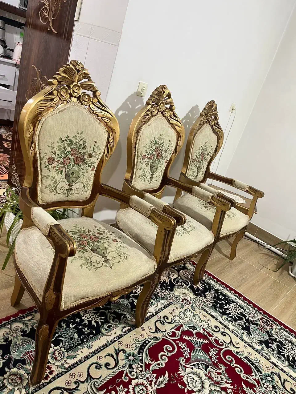 مبل سلطنتی چوپ گردو|مبلمان خانگی و میز عسلی|میاندوآب, |دیوار