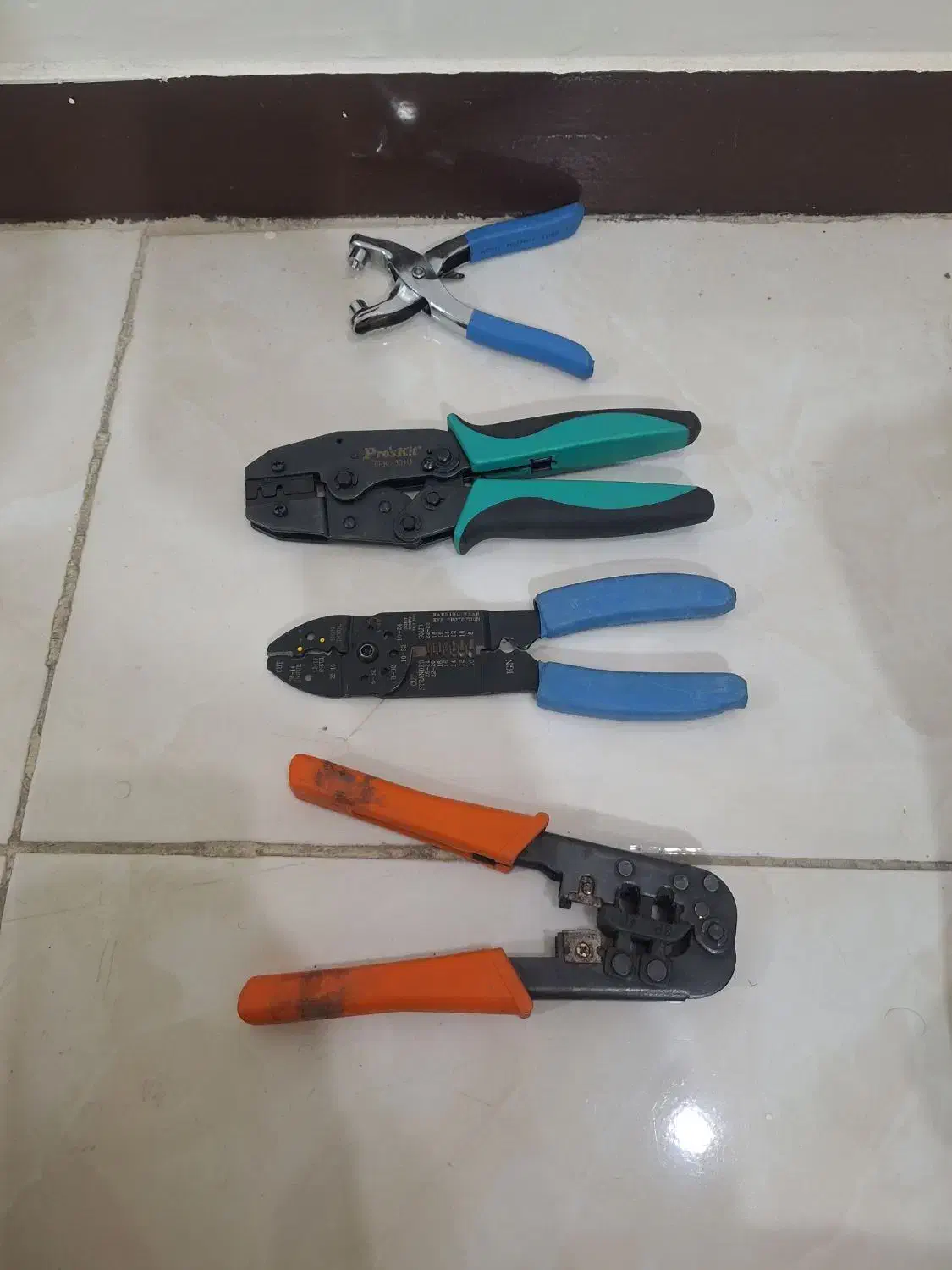 سیم لخت کن و سوکت زن|ابزارآلات|اهواز, کوروش|دیوار