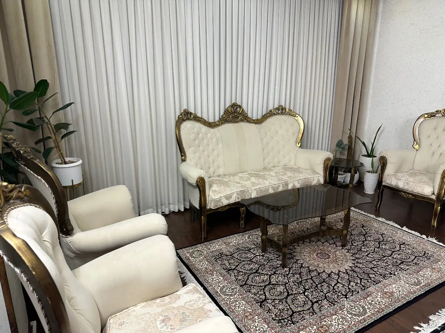 مبل ۷ نفره|مبلمان خانگی و میز عسلی|فولادشهر, C4|دیوار