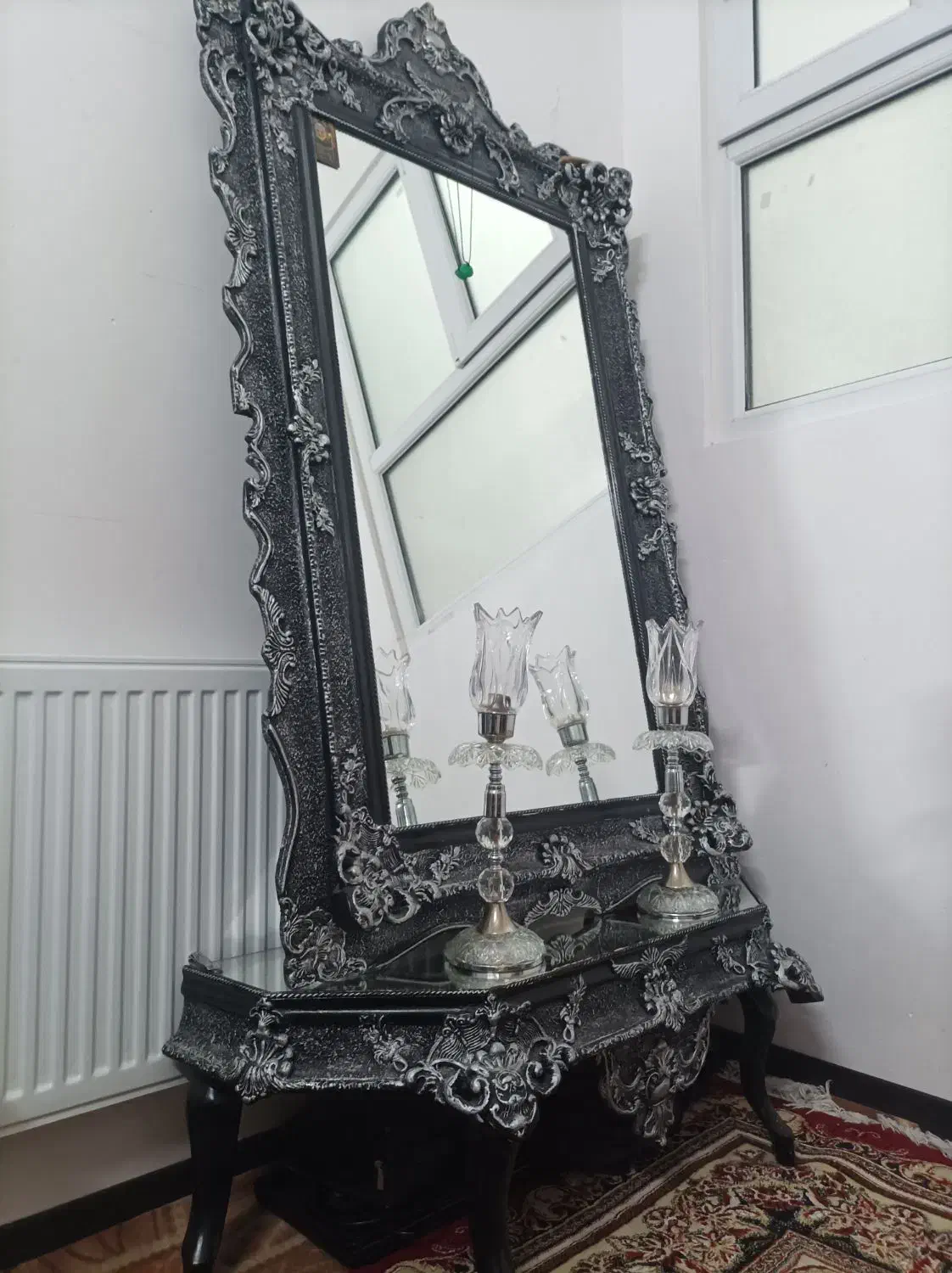 آیینه و شمعدان|آینه|قم, باغ کرباسی|دیوار