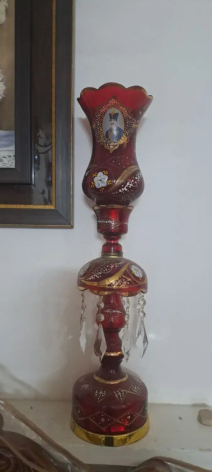 چراغ شاه عباسی|کلکسیون اشیاء عتیقه|بروجرد, |دیوار