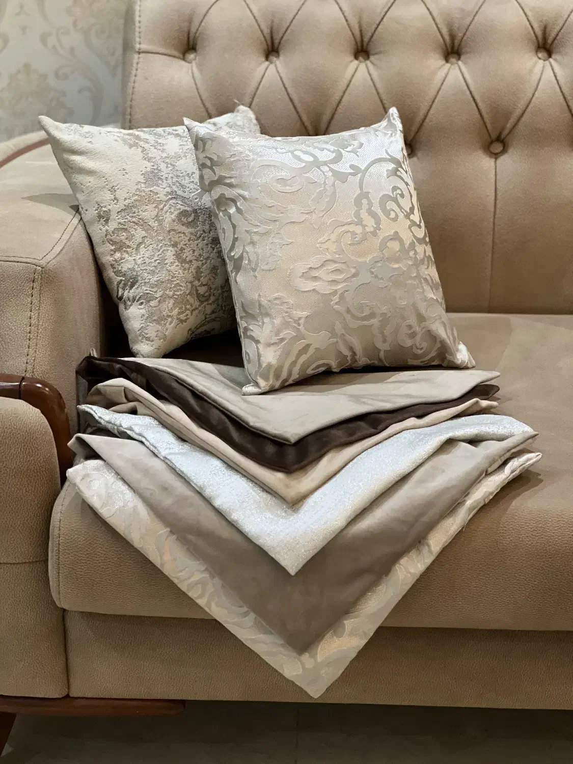 کوسن|مبلمان خانگی و میز عسلی|اصفهان, سرچشمه|دیوار