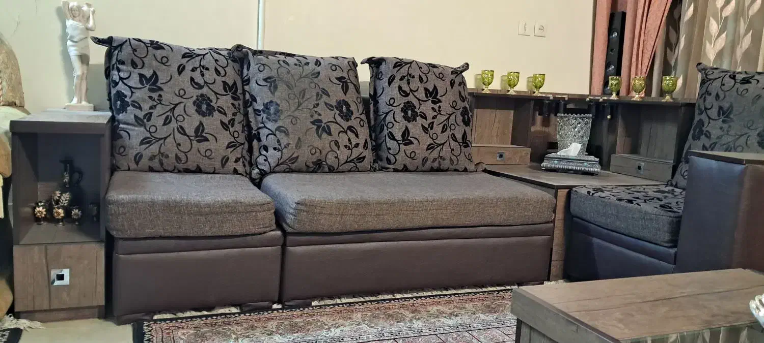 مبل ۷ نفره بدنه ام دی اف با روکش چرمی|مبلمان خانگی و میز عسلی|شاهینشهر, فیض|دیوار